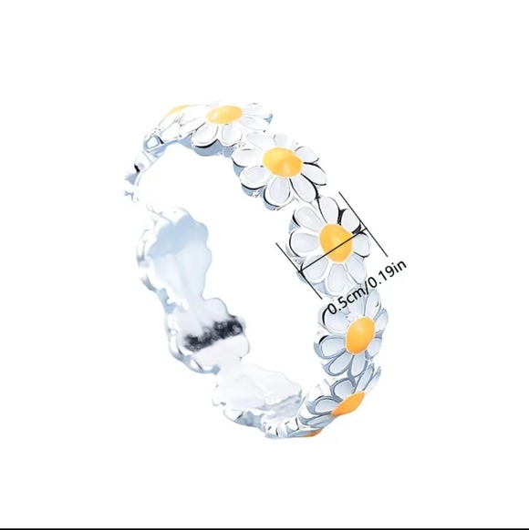 ✨3 FOR $28✨🆕️🌼 WHITE & YELLOW DAISY ADJUSTABLE RING / TOE RING🌼 - Picture 5 of 10